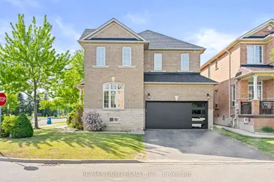 261 Mountainash Road, Brampton, On L6r 3m3