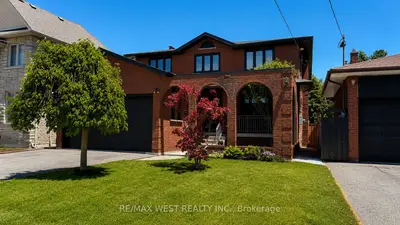65 Foch Avenue, Toronto, On M8w 3x5