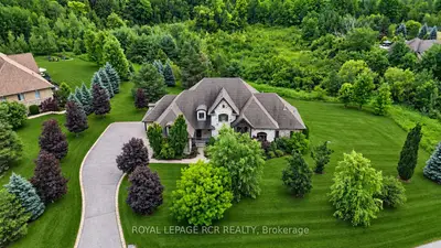 7 Proctor Avenue, Caledon, On L7e 4e7