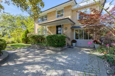 60 Fernalroy Boulevard, Toronto, On M8z 3w3