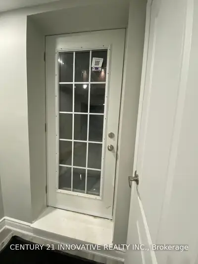 1 Ezra Crescent Basement, Brampton, On L7a 5a6