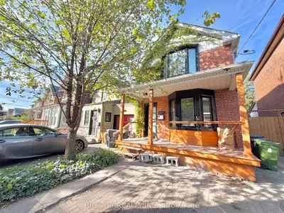 20 Gray Avenue Upper, Toronto, On M6n 4s6