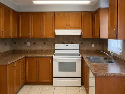 16 Torada Court, Brampton, On L7a 1h6