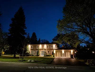 1423 Bunsden Avenue, Mississauga, On L5h 2b3