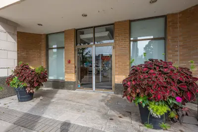 935 Royal York Road 407, Toronto, On M8y 4h1