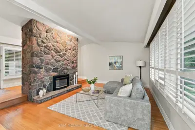 1459 BIRCHWOOD Drive, Mississauga, ON L5J 1T3