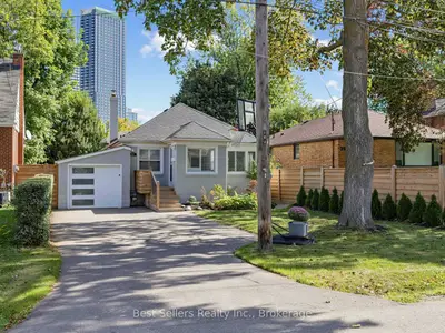 37 Wilmar Road, Toronto, On M9b 3r8