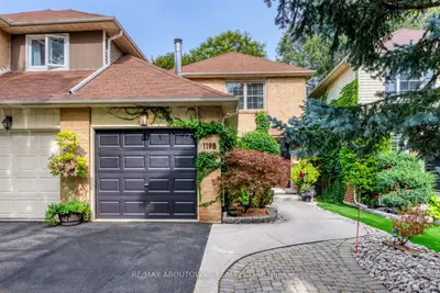 1198 Potters Wheel Crescent, Oakville, On L6m 1j2