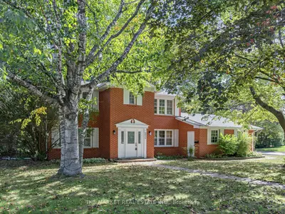 1572 Atrium Court, Mississauga, On L5h 2b8