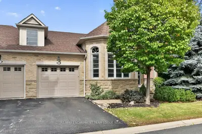 4400 Millcroft Park Drive 8, Burlington, On L7m 5b5