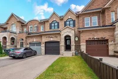 27 Nw Padbury Trail, Brampton, On L7a 4v2
