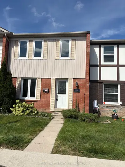 Condo Townhouse in Brampton