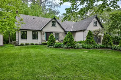 208 Mineola Road W, Mississauga, On L5g 2c7