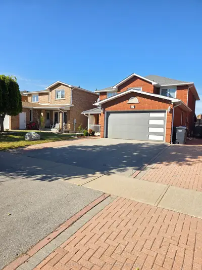 37 Coronation Circle, Brampton, On L6z 4b1
