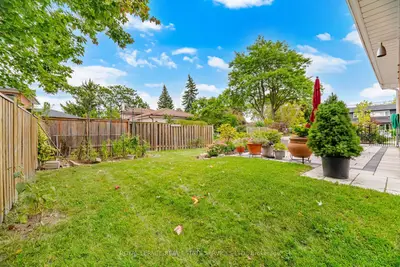 726 Netherton Crescent, Mississauga, On L4y 2m4