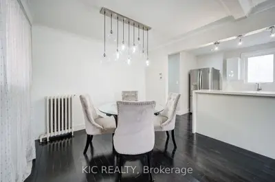 35 Montcalm Avenue Nw, Toronto, On M6e 4n5