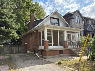 33 Royal York Road, Toronto, On M8v 2t3