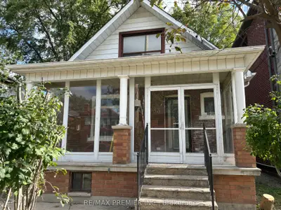 33 Royal York Road, Toronto, On M8v 2t3
