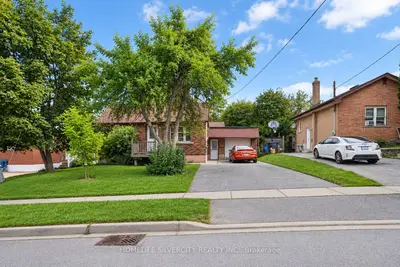 30 Woodward Avenue, Brampton, On L6v 1k1