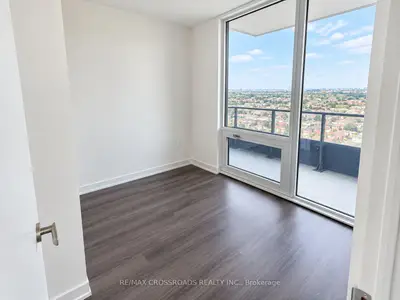 448 Burnhamthorpe Road W 1304, Mississauga, On L5b 0r4