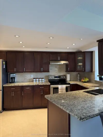 1360 Rathburn Road E 406, Mississauga, On L4w 4h4