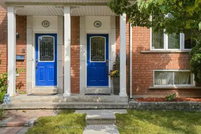 120 Tarragona Boulevard, Toronto, On M6n 5c5