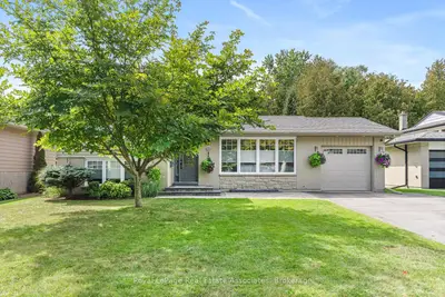 132 Elmore Drive, Halton Hills, On L7j 1t2