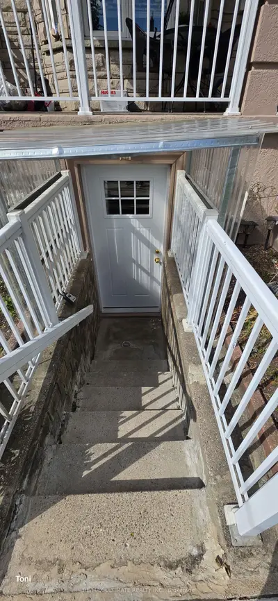 34 Peterborough Avenue Bsmt, Toronto, On M6h 2k7