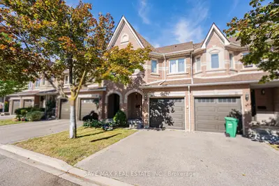 455 Apache Court 20, Mississauga, On L4z 3w8