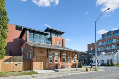 139 Thomas Street 2a, Oakville, On L6j 3a9