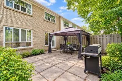 9 Gosford Boulevard 3, Toronto, On M3n 2g7