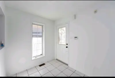24 Hayloft Court Upper, Brampton, On L6x 4r7