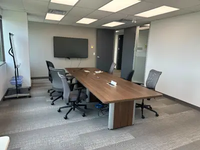 690 Dorval Drive 425, Oakville, On L6k 3v7