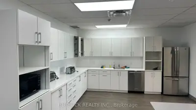 690 Dorval Drive 425, Oakville, On L6k 3v7