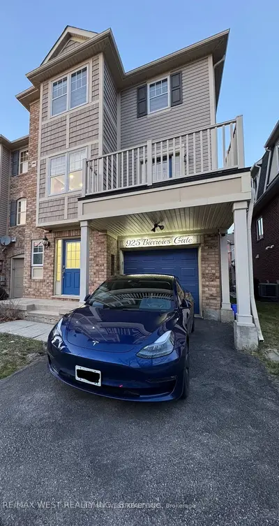 925 Burrows Gate, Milton, On L9y 0k7