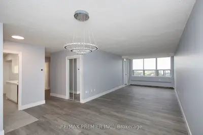 390 Dixon Road 1909, Toronto, On M9r 1t4