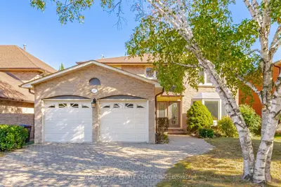 1572 Maple Ridge Drive, Mississauga, On L4w 3c8