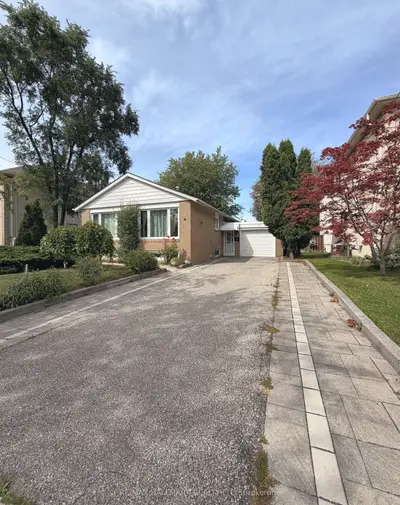 24 Sabine Road, Toronto, On M9b 3a8