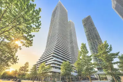 20 Shore Breeze Drive 403, Toronto, On M8v 0c7