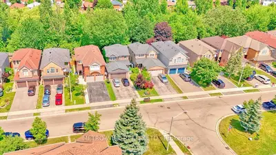 3706 Forest Bluff Crescent, Mississauga, On L5n 7w7
