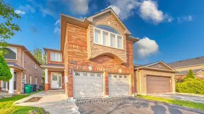 3706 Forest Bluff Crescent, Mississauga, On L5n 7w7