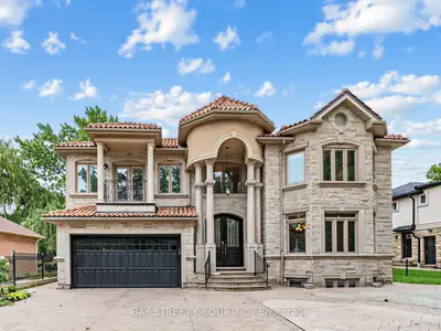 2334 Hammond Road, Mississauga, On L5k 1t2