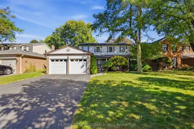 6888 Barrisdale Drive, Mississauga, On L5n 2h4