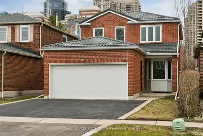 156 Macedonia Crescent, Mississauga, On L5b 3j5