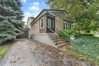 29 Carberry Crescent, Brampton, On L6v 2g1