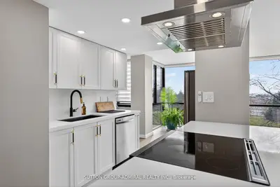 350 Webb Drive 308, Mississauga, On L5b 3w4