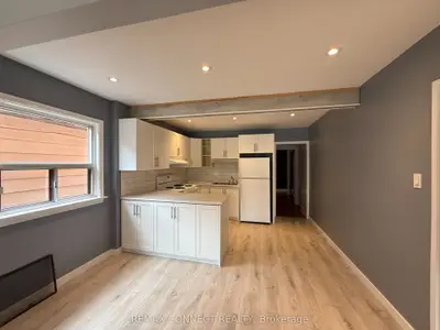 82 Brookside Avenue, Toronto, On M6s 4g9