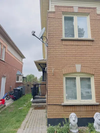 126 Rainforest Drive N, Brampton, On L6r 1a5