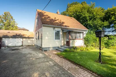 15 Kemp Square, Toronto, On M6m 2v5