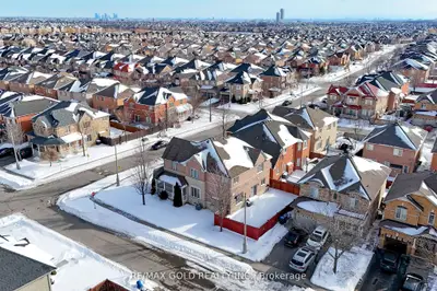 69 Calderstone Road, Brampton, On L6p 2a7